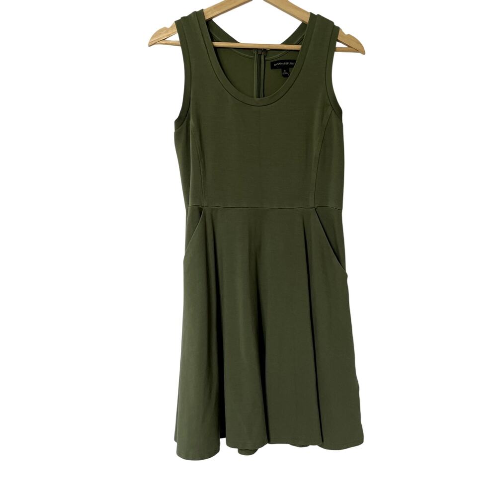 Banana Republic green sleeveless midi dress women's size 6 pockets rayon‎ nylon